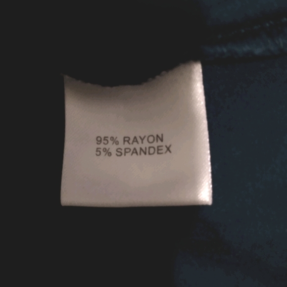 Knotted long sleeve tee - Picture 6 of 6